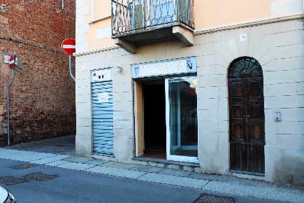 Foto Negozio in Via Felice Monaco  21, Vercelli Centro di 141 m² in vendita