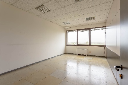 Foto Ufficio a Sesto Fiorentino Piana, Osmannoro di 200 m² con 5 locali