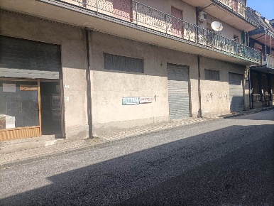 Foto Attività commerciale a Taurianova Centro di 260 m² in affitto