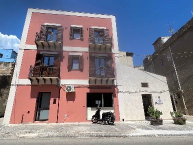 Foto Hotel in Via Scaglione  64, Sciacca Centro di 190 m² con 6 locali