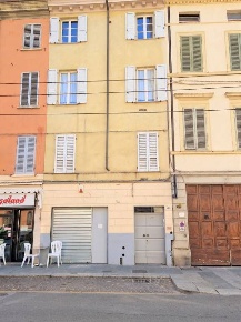Foto Negozio in strada Della Repubblica 63, Parma Centro Storico di 38 m²