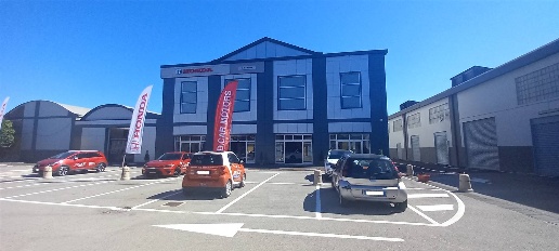 Foto Negozio in VIA DELLE CALABRIE  86, Salerno di 670 m² con 1 locali