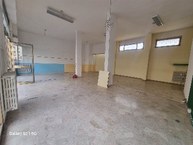 Foto Negozio a Firenze Careggi - Rifredi - Dalmazia di 120 m² in vendita