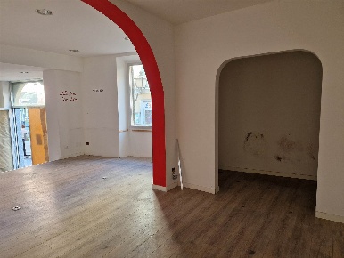 Foto Negozio in Via Dante Alighieri 189, Alassio Centro di 150 m²