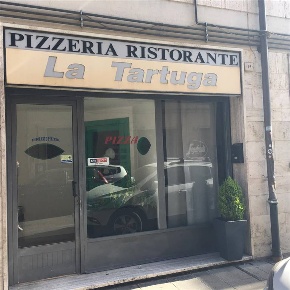 Foto Negozio a Foligno Centro Storico di 192 m² con 4 locali in affitto
