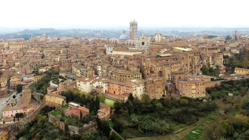 Foto Hotel a Monteriggioni di 350 m² in vendita