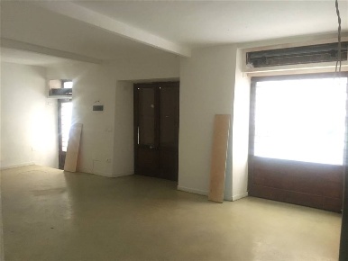 Foto Negozio a Pistoia Centro Storico di 86 m² con 1 locali in vendita