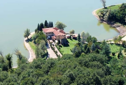 Foto Hotel a Cavriglia Gaville di 850 m² con 28 locali in vendita