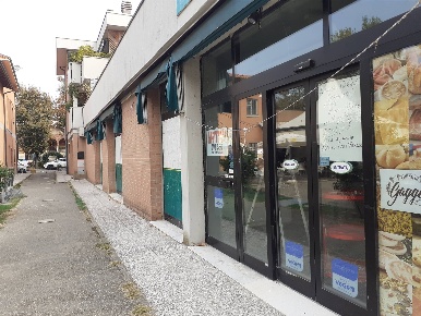 Foto Negozio a Castelfranco Emilia Gaggio di 310 m² con 4 locali in affitto