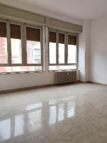 Foto Ufficio a Terni Centro Storico di 90 m² con 4 locali in affitto