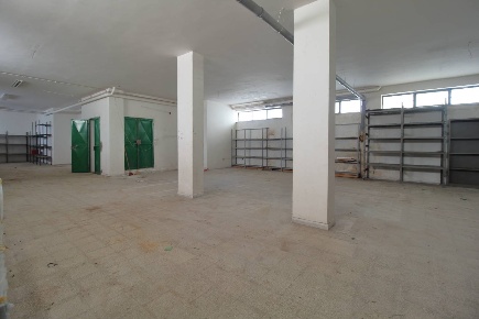 Foto Magazzino in Viale Vittorio Veneto 30, Palo del Colle Centro di 150 m²