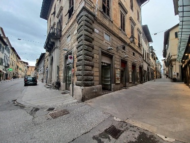 Foto Negozio a Pistoia Piazza della Sala di 220 m² in vendita