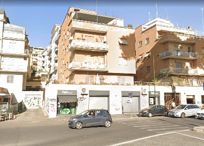 Foto Negozio in VIALE TIRRENO 160, Roma Città Giardino di 210 m² in vendita