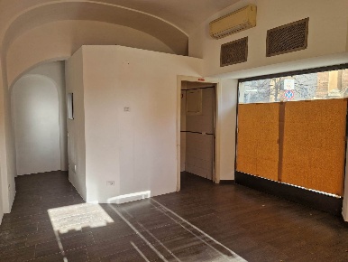 Foto Locale commerciale a Siena Lizza - Camollia di 25 m² con 1 locali