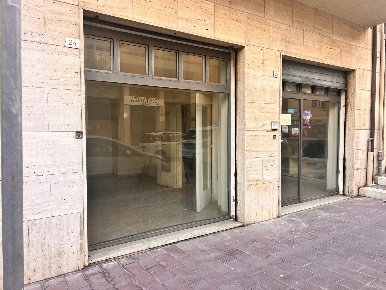 Foto Negozio in Via Carlo Marx  22-24, Sciacca Centro di 75 m² con 2 locali