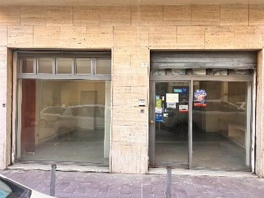 Foto Negozio in Via Carlo Marx  22-24, Sciacca Centro di 75 m² con 2 locali