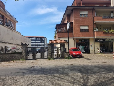 Foto Negozio a Viterbo Santa Lucia - Paradiso di 80 m² con 1 locali