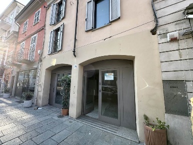 Foto Negozio a Piacenza Via Taverna - Ospedale di 433 m² con 7 locali