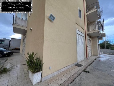 Foto Negozio a Ostuni Via Ludovico, Corso Umberto I, Vittorio Emanuele