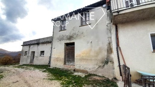 Foto Cessione attività a Costacciaro di 460 m² con 4 locali in vendita