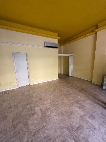 Foto Negozio a Prato San Martino di 70 m² con 2 locali in affitto