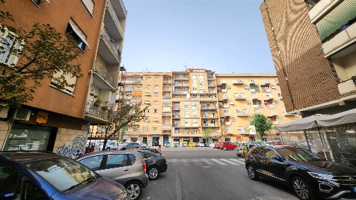 Foto Negozio in VIA VINCENZO CESATI 4, Roma Centocelle di 40 m² in affitto