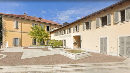 Foto Ufficio in Via Monte Grappa 5, Arcore Centro di 217 m² con 9 locali