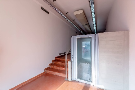 Foto Negozio a Carmignano Centro di 100 m² con 1 locali in vendita