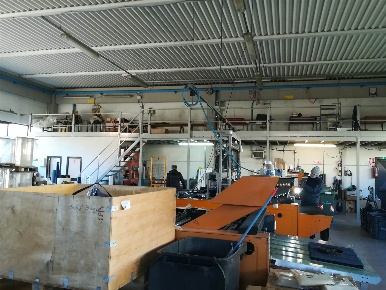 Foto Magazzino in via martiri della liberta  60, Montale Centro di 450 m²