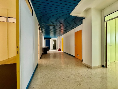 Foto Ufficio in Corso del Popolo, Venezia Mestre di 230 m² con 8 locali