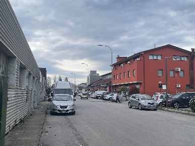 Foto Negozio a Città di Castello Centro di 78 m² con 2 locali in vendita