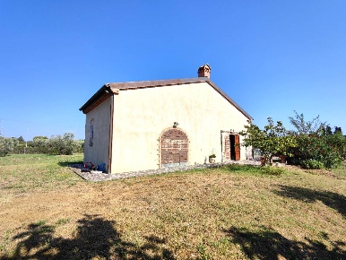 Foto Struttura sanitaria a Cecina di 160 m² con 12 locali in vendita
