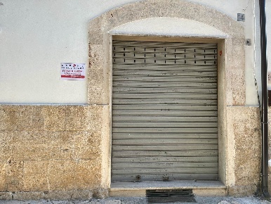 Foto Locale commerciale a Altamura di 64 m² con 2 locali in affitto