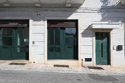 Foto Ufficio in Via Garibaldi  86, Alberobello Centro di 95 m² con 3 locali