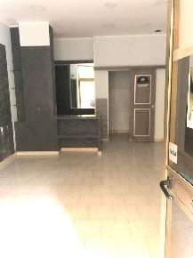 Foto Negozio in Via Gian Vincenzo  De Ruggiero 8, Salerno di 30 m²