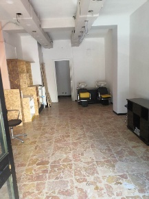Foto Negozio a Modena Musicisti di 37 m² con 1 locali in vendita