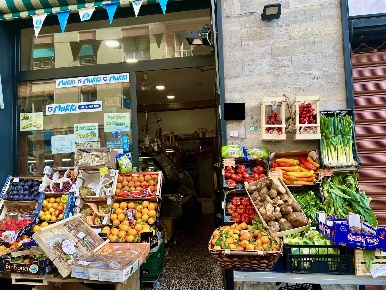 Foto Attività commerciale a Firenze Ponte di Mezzo - Circondaria di 45 m²