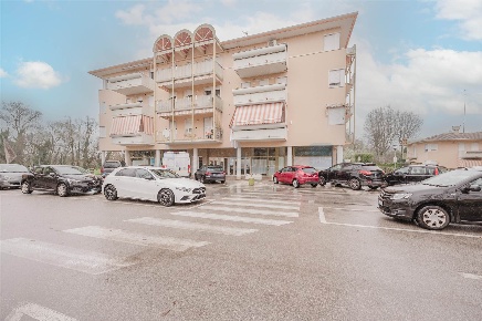 Foto Negozio in Via Isonzo  14/C, Quarto d'Altino Centro di 58 m²
