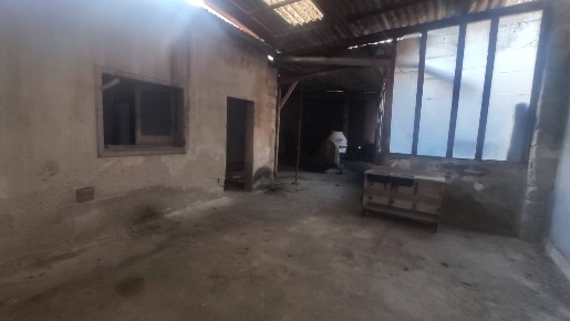 Foto Laboratorio a Selargius di 150 m² con 1 locali in vendita