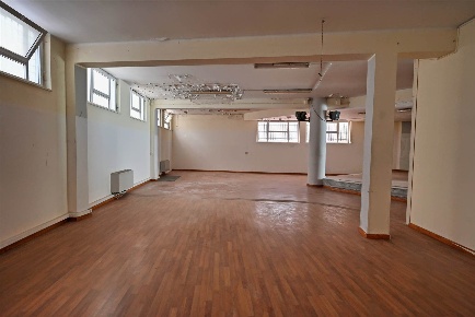 Foto Negozio in Via Casare Antonelli 11, Putignano di 333 m² con 1 locali