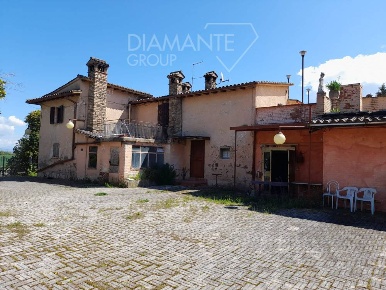 Foto Cessione attività a Marsciano Cerqueto di 515 m² con 24 locali