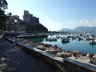 Foto Locale commerciale a Lerici Lerici Paese di 25 m² con 1 locali