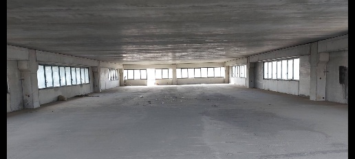 Foto Locale commerciale a Trezzano Rosa di 550 m² con 1 locali in vendita