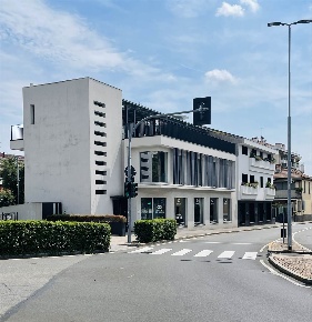 Foto Attività commerciale a Bergamo Colognola di 250 m² con 2 locali