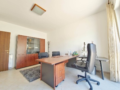 Foto Ufficio a Viterbo Villanova - Riello di 70 m² con 3 locali in vendita