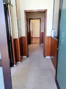Foto Ufficio a Mercogliano di 300 m² con 7 locali in affitto