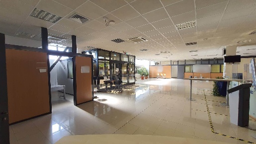 Foto Negozio a Salerno Zona Industriale - San Leonardo di 1500 m²