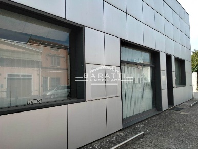 Foto Magazzino a Quistello Centro di 441 m² in vendita