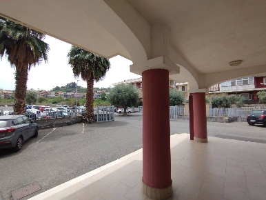 Foto Negozio in Via Dottor Antonino Ferlito 30-31, Aci Catena Centro