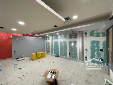 Foto Negozio a Novellara Centro di 52 m² con 2 locali in affitto
